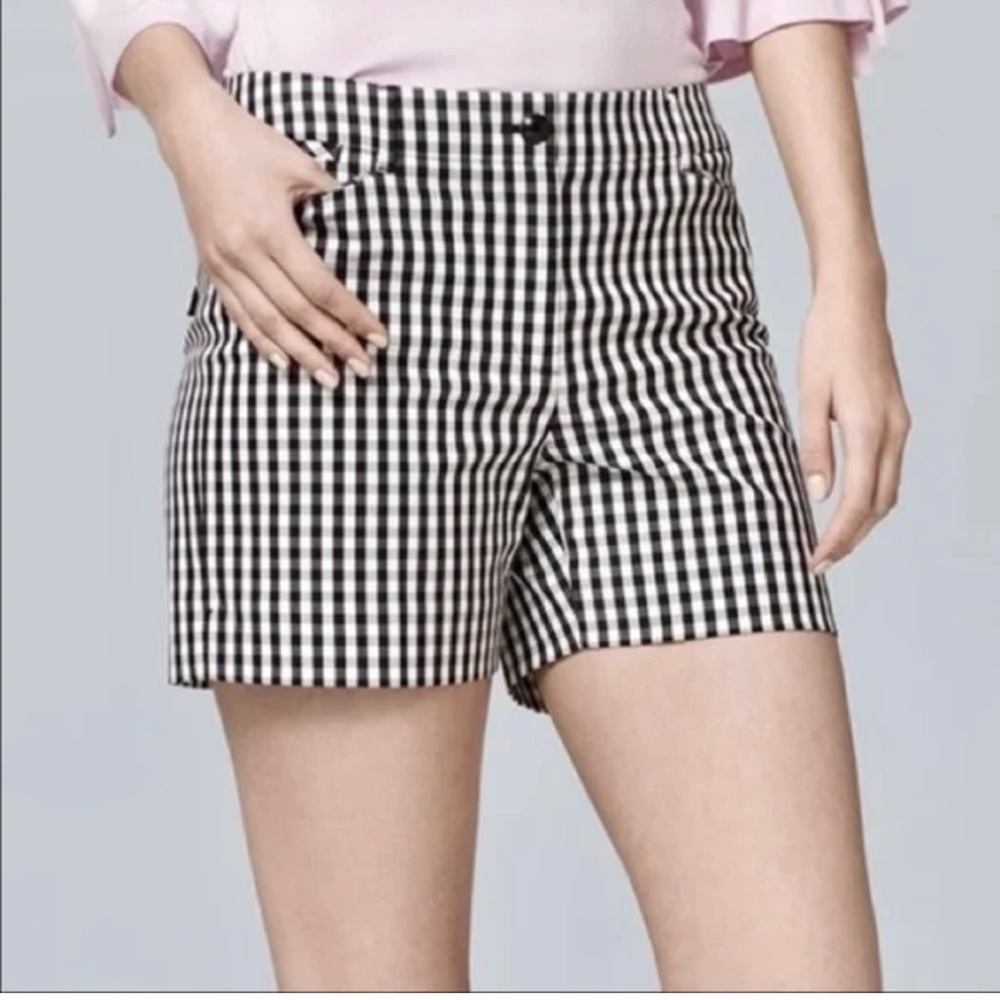NWOT White House Black Market Black and White Bermudas for Chic Style Size 4!